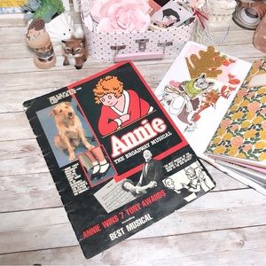 Vintage Annie Broadway Musical Souvenir Program Book Martin Charnin Martha Raye